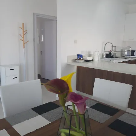 Constantina Crt. 51 Апартаменты Лимасол